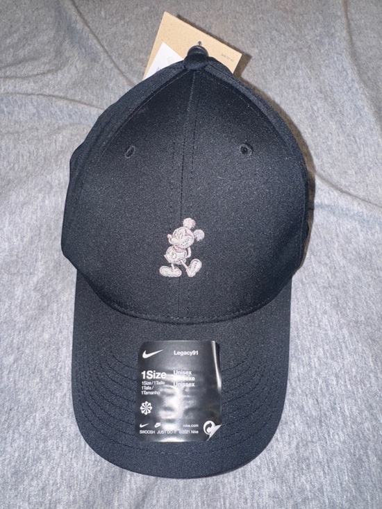 Nike Accessories - BRAND NEWNike Black Cap with Light Gray Embroidered Mickey